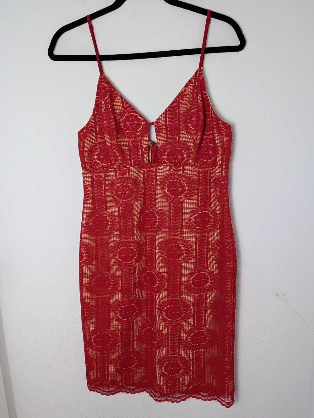 Lulus Avianna Red and Nude Lace Bodycon Mini Strap Dress Size Medium Sexy EUC - Picture 6 of 16